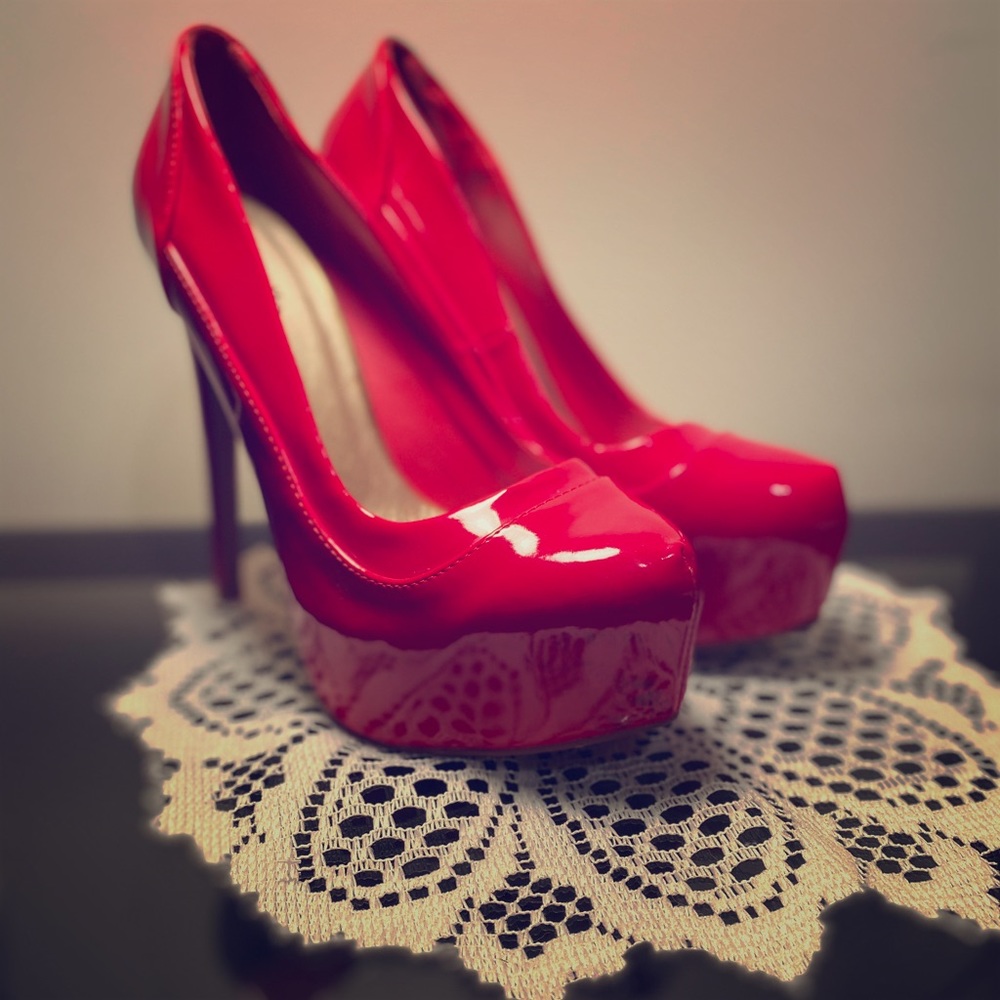 Charlotte Russe 5.5” pleather red pumps